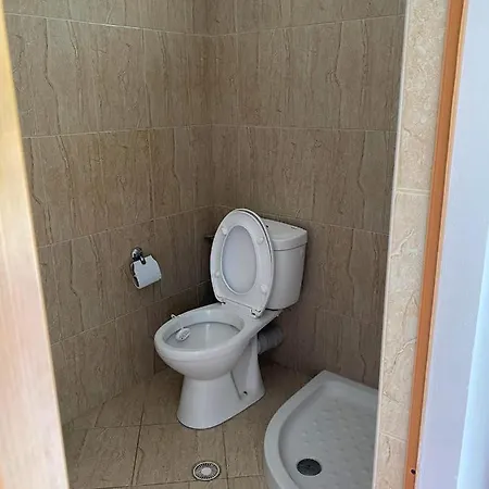 Lirim Shenmiter شقة *