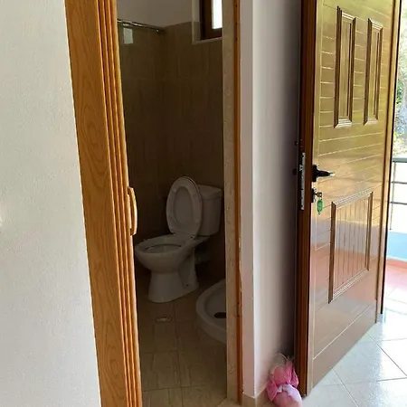 شقة Lirim Shenmiter