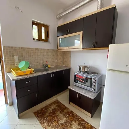 شقة Lirim Shenmiter Lukovë