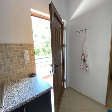 Lirim Shenmiter شقة